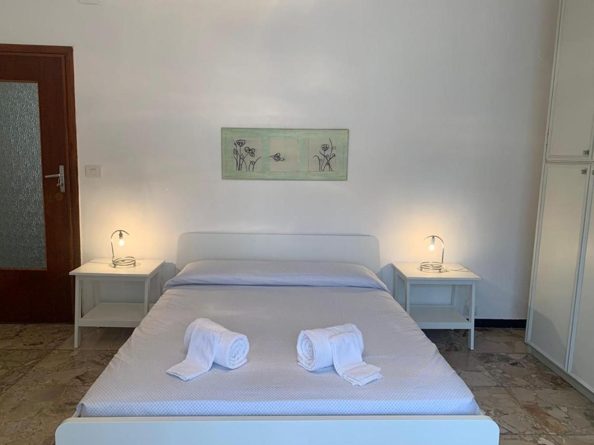 Casa Vacanza! A 50M Dal Mare! Bordighera Buitenkant foto