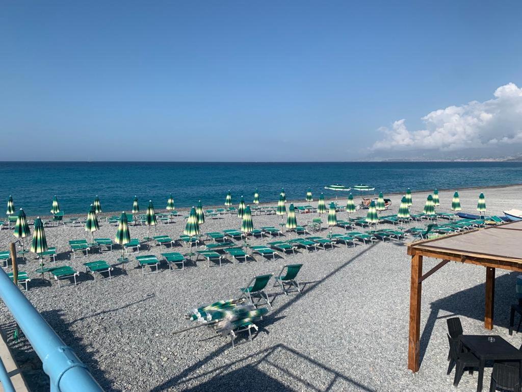 Casa Vacanza! A 50M Dal Mare! Bordighera Buitenkant foto