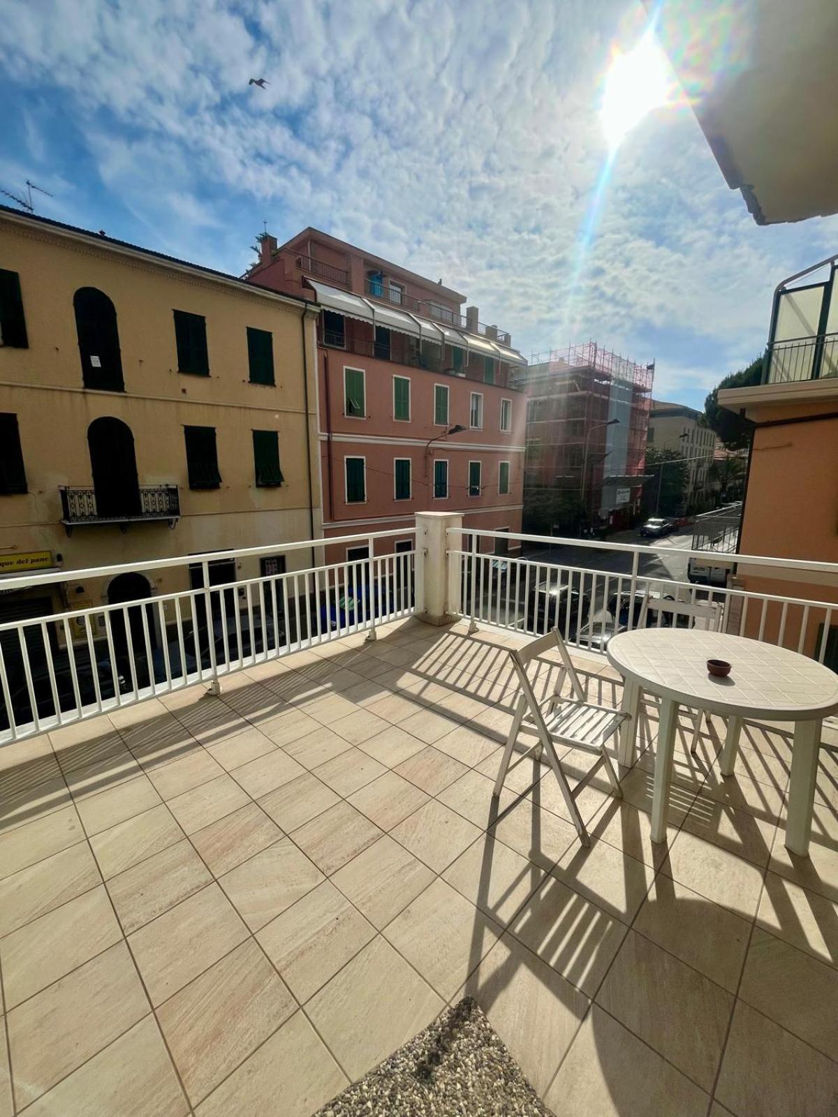 Casa Vacanza! A 50M Dal Mare! Bordighera Buitenkant foto